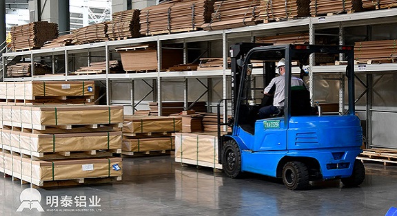 汽車玻璃導軌用5182-O態(tài)鋁卷-汽車鋁板廠家-明泰鋁業(yè)